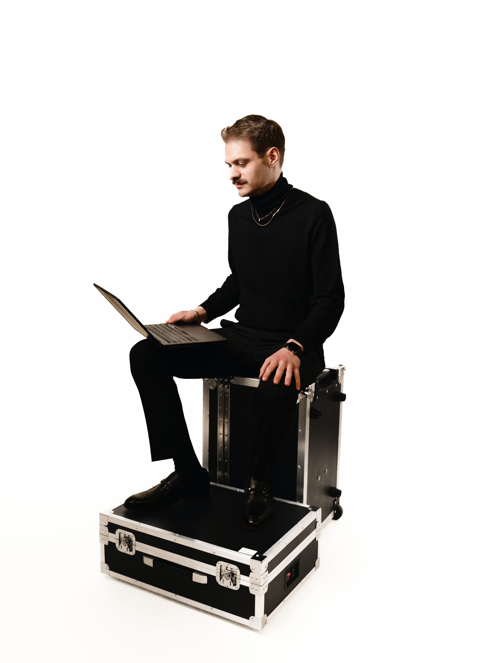DJ Justin | DJ Sarri | Wedding DJ at VARA DJs