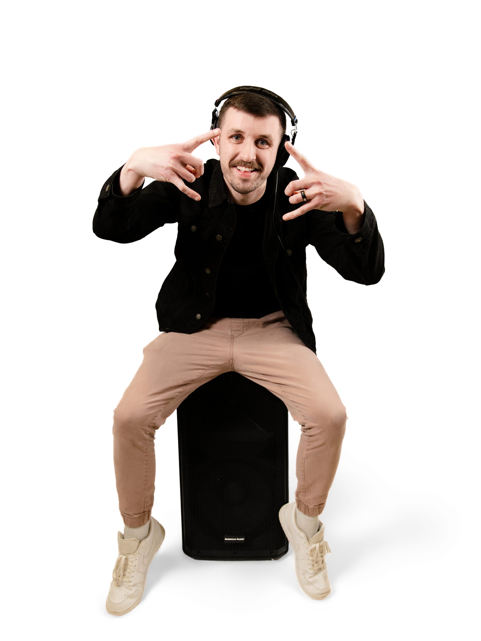Vara DJs Scott | DJ Scott Sonic | Wedding DJ at VARA DJs